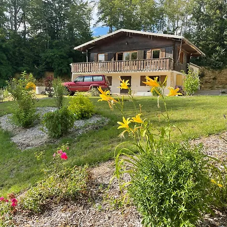 بيت للعطل En Charmes-Les-Langres